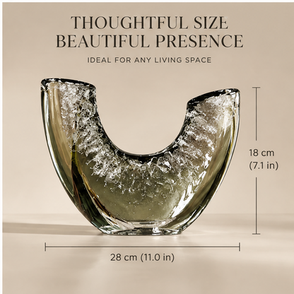 U-shaped glass vase dimensions: 18 cm high and 28 cm wide